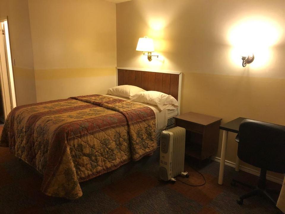 Hillcrest Motel Manning Exterior photo